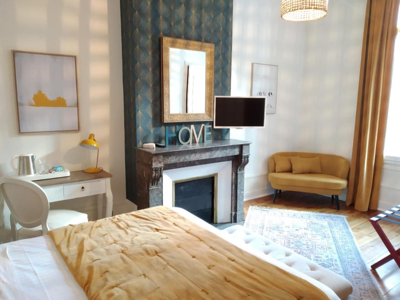Hotel Val De Loire 2*